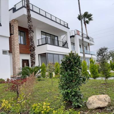 خرید ویلا لاکچری کنار جنگل